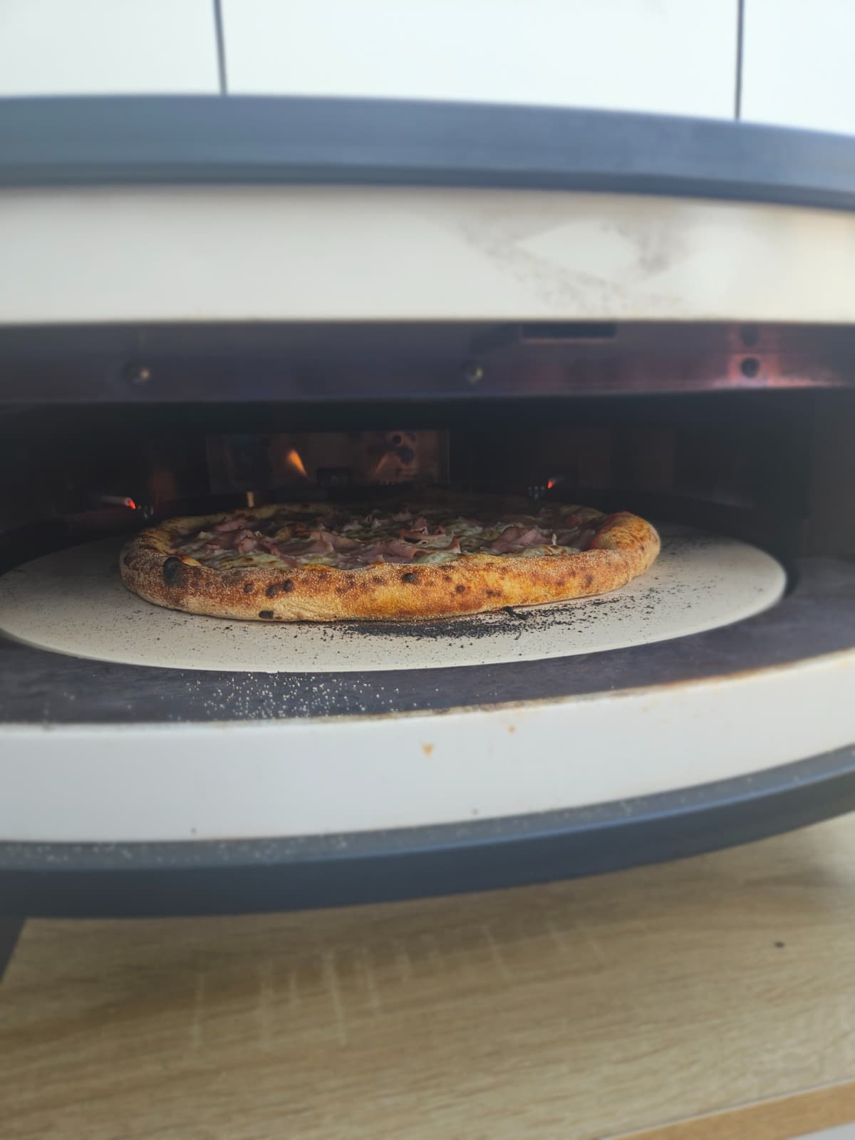 SKYRZA Pizza im Steinofen
